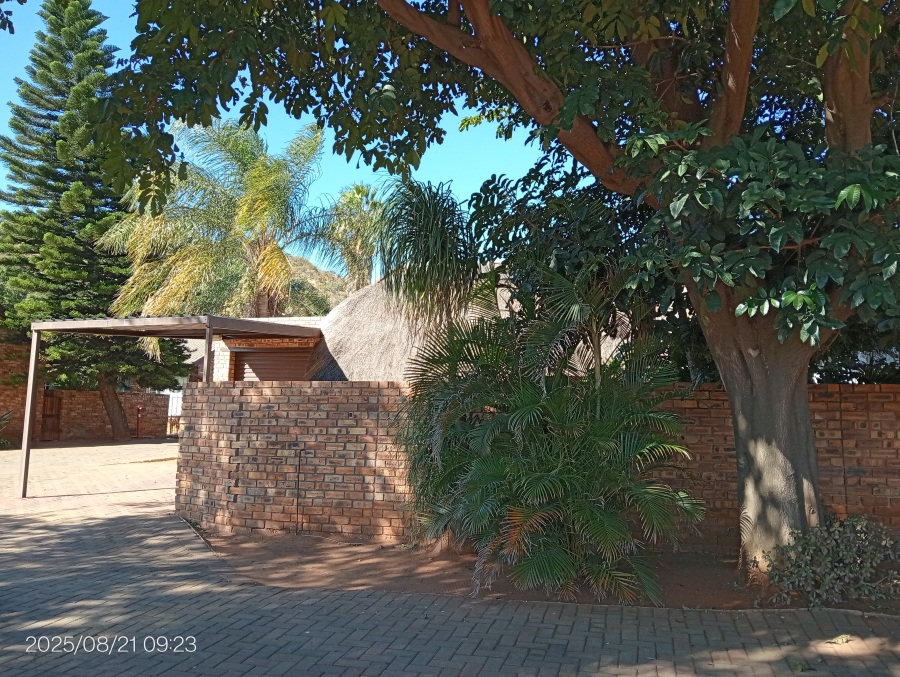 3 Bedroom Property for Sale in Safari Gardens North West